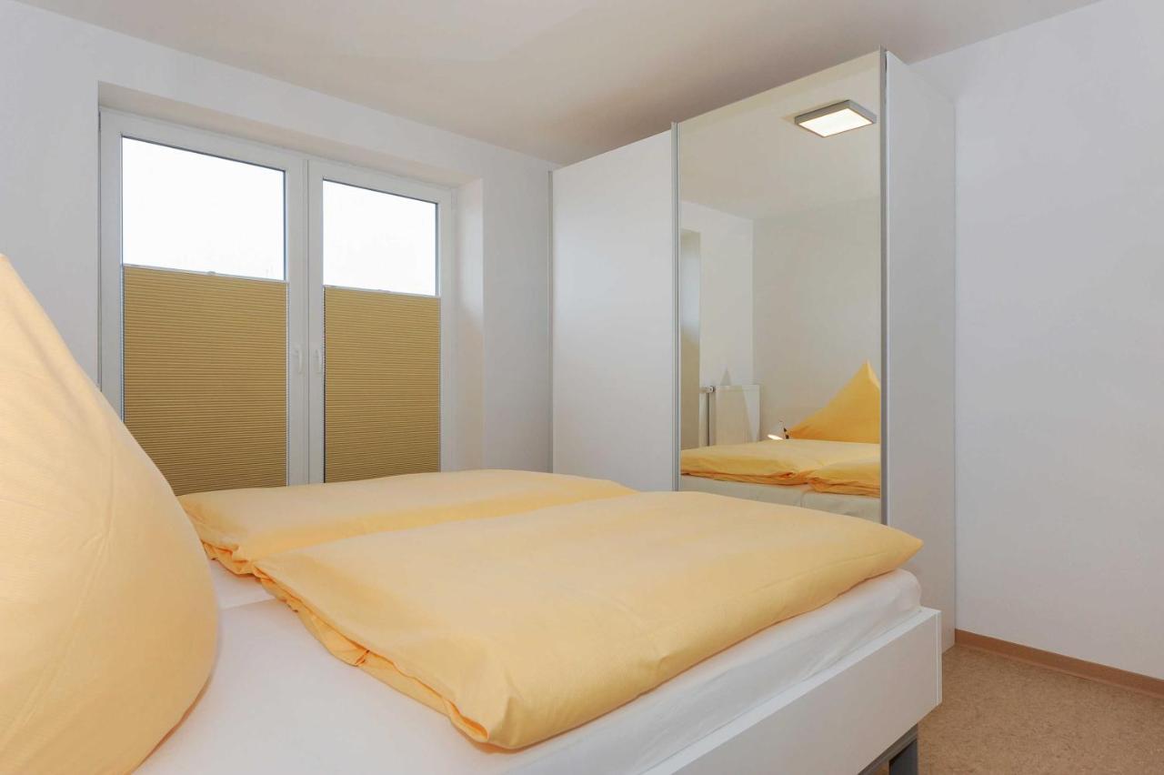 Haus Leuchtturm Apartment Bensersiel Bagian luar foto